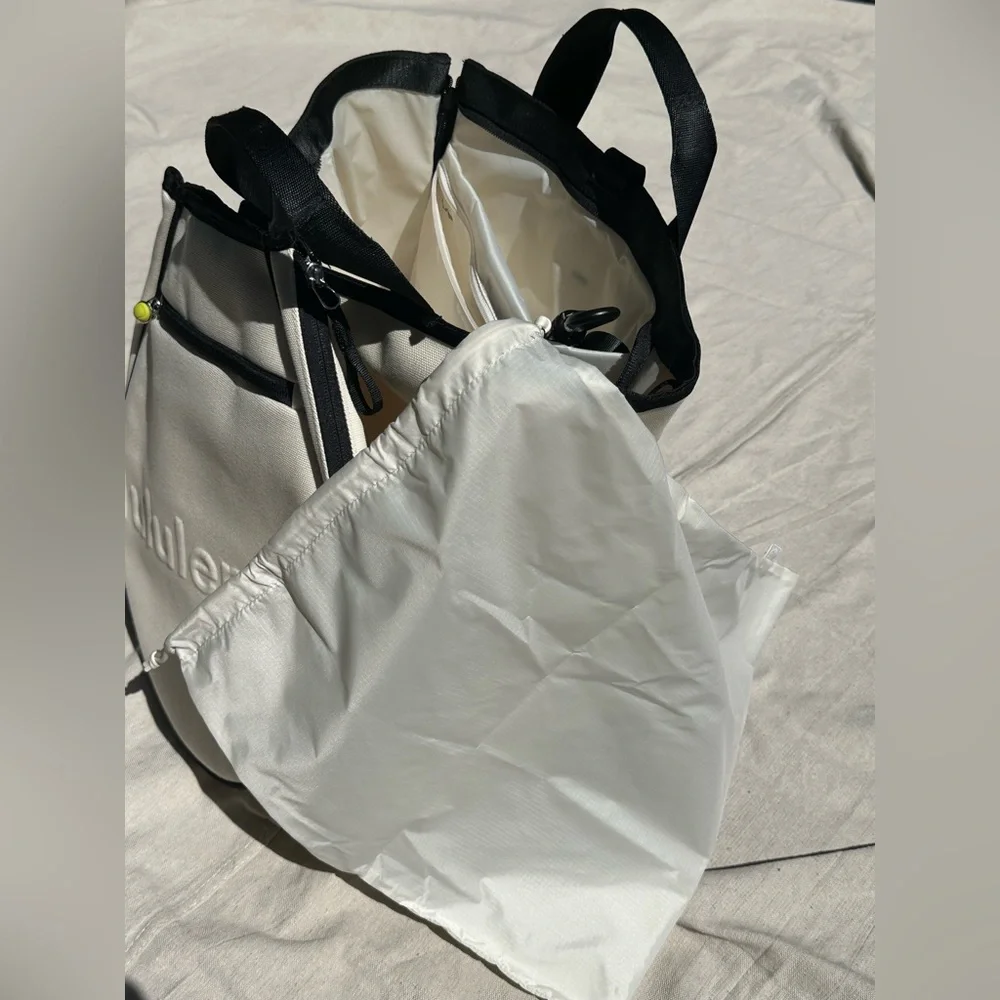 lululemon Racket Bag 19L - Picture 7 of 14